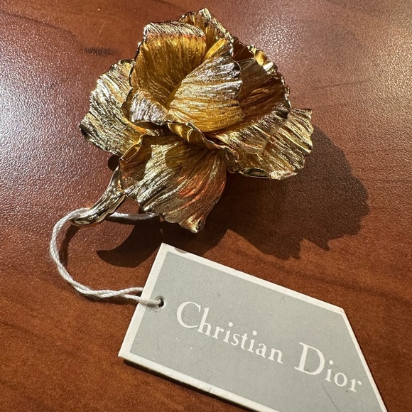 Dior Gold Floral Brooch - Picture 8 of 14